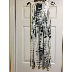 Black and White Sleeveless Dress